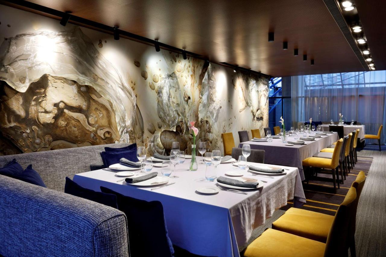 Hyatt Regency Barcelona Tower Hotell L'Hospitalet de Llobregat Eksteriør bilde Restaurant "La Perla"